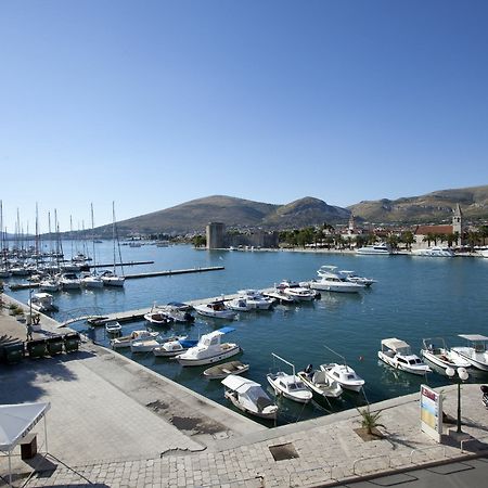 Apartments Riva Трогір Екстер'єр фото