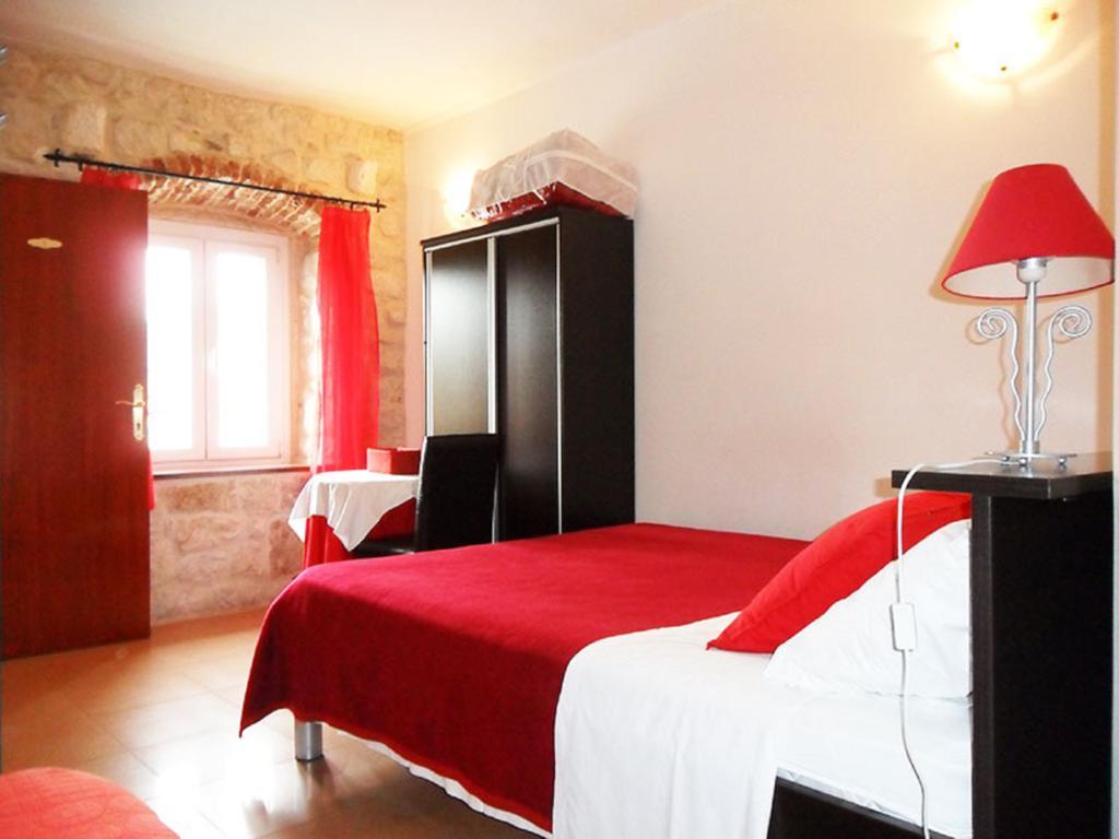 Apartments Riva Трогір Номер фото